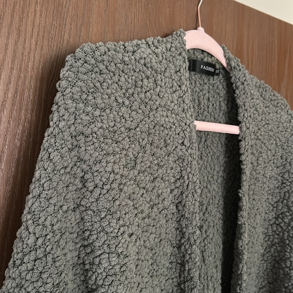 Slouchy Olive Green Popcorn Cardi - Picture 2 of 7